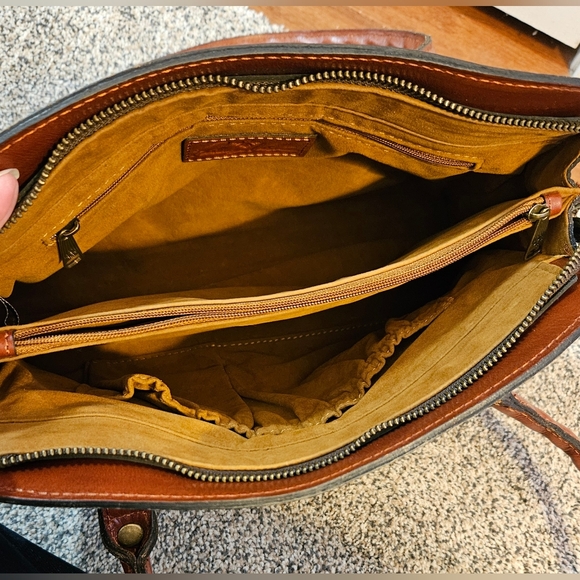 Patricia Nash - AUTOGRAPHED!!  Calvi Satchel EUC with Large Borse Coin Purse NWT - Picture 5 of 12